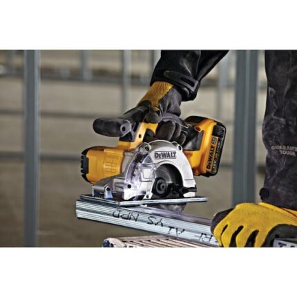 18V XR 140MM METAL CUTTING CIRCULAR SAW - BARE UNIT