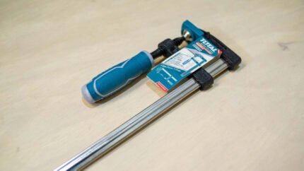 THT1320503 F CLAMP WITH PLASTIC HANDLE