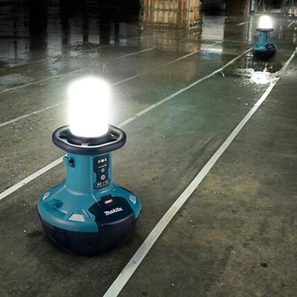MAKITA CORDLESS AREA WORKLIGHT 5500 LM | ML010G