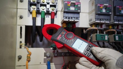 UNI-T 1000A TRUE RMS DIGITAL CLAMP METER | UT206B